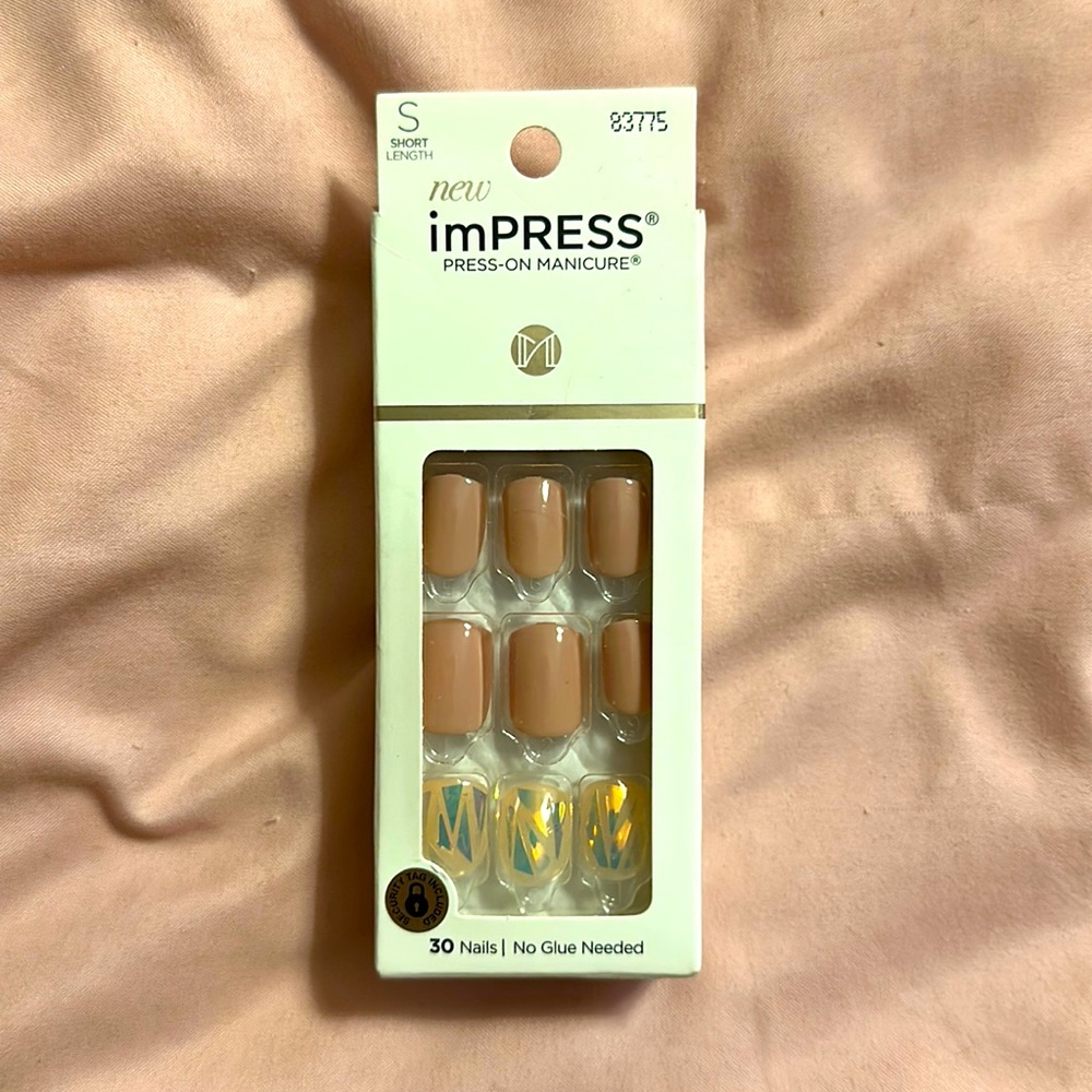Kiss imPress